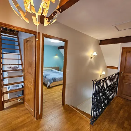 Maison *